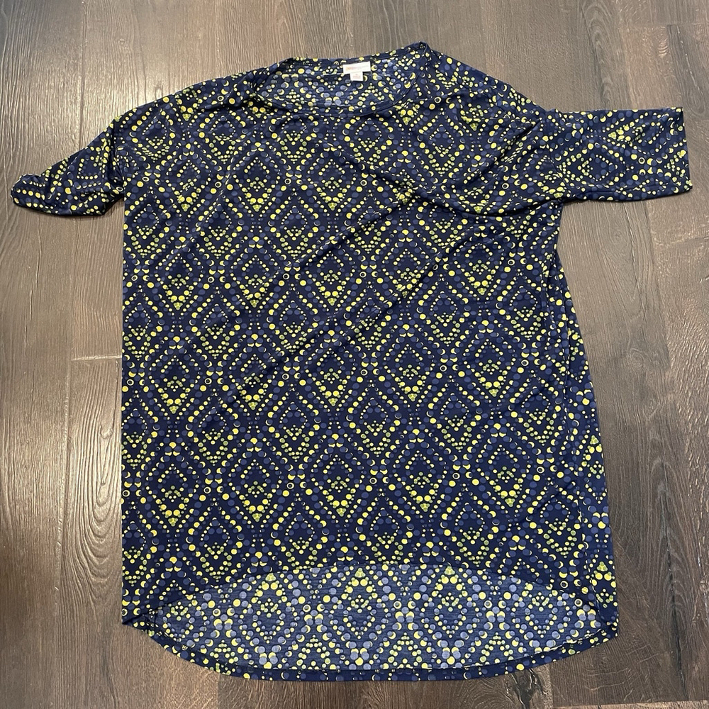 LuLaRoe Irma Tee Three Bundle Size Small Women’s High Low Top - Picture 3 of 5